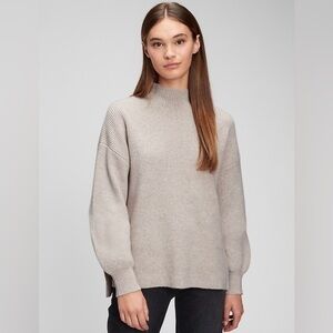 ❌SOLD❌ Gap Oversized Funnel Mock Neck Beige Sweater Size XS